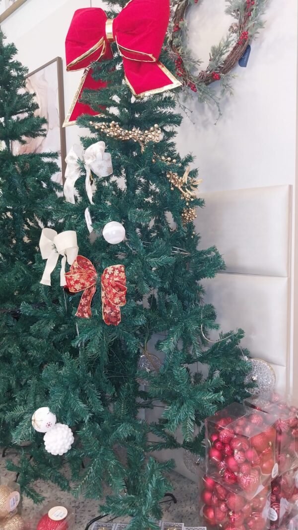 ARVORE DE NATAL 2,40M 800 GALHOS