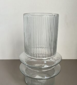 VASO VIDRO COMPRIDO DETALHE BASE 16X16X25CM ENTRECASA 22464
