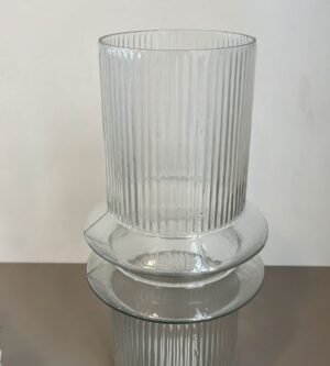 VASO VIDRO COMPRIDO DETALHE BASE 16X16X30CM ENTRECASA 22465