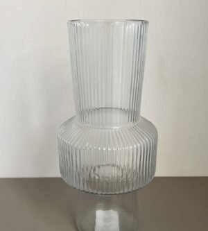 VASO VIDRO COMPRIDO DETALHE BASE 14X14X30CM ENTRECASA 22466