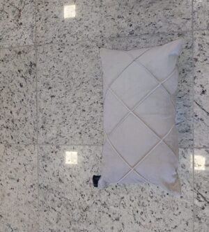 ALMOFADA BAGUETE NERVURA OU VELUDO LA FAVORITA