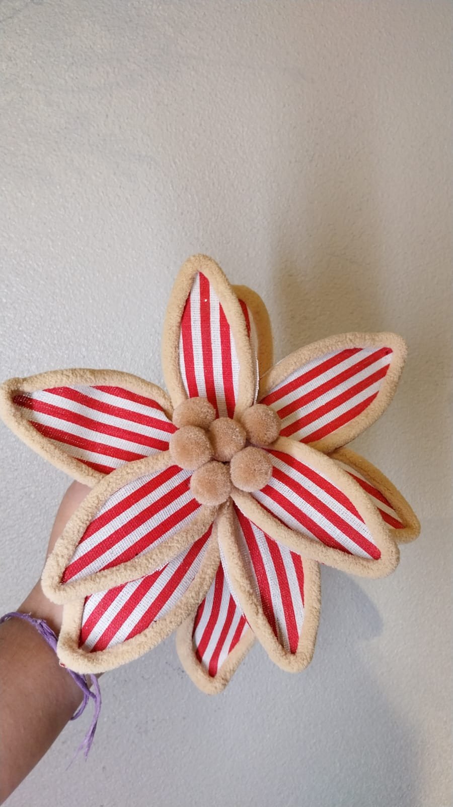 HASTE POINSETIA LISTRADA VERMELHO E BRANCO 33X24CM CASA NATALE CF0945