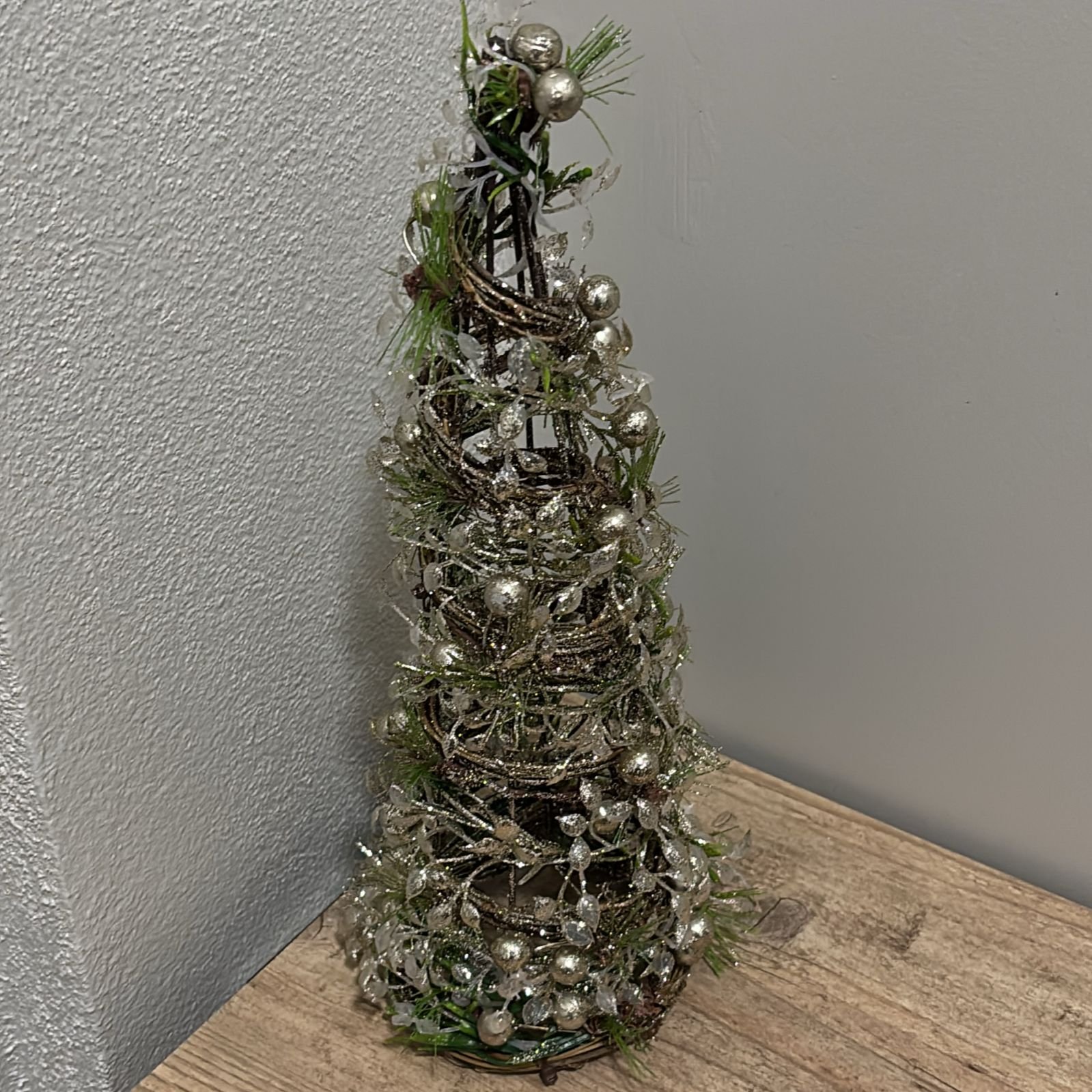 ADORNO PINHEIRO COM PEROLAS GLITTER 38CM VERDE